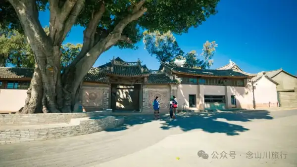 雲南一座5星好評的古城,這家書店值2星