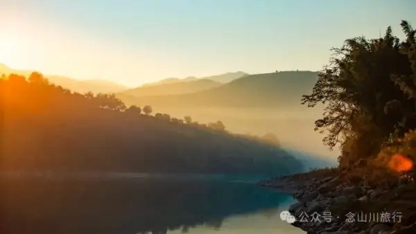 Lujiangba in Longyang District, Baoshan | Searching for Kapok Flowers and Morning Mist by the Nujiang River